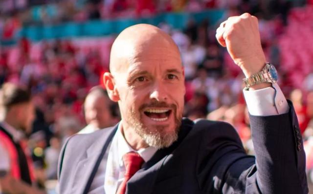 mk体育入口-滕哈赫有望留任？球迷挺滕，拉爵认定祸首并非主帅