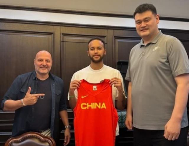 mk体育下载-李凯尔披露归化细节：一周时间决定 放弃美国邀约