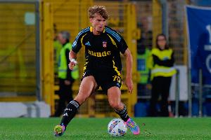 英媒：热刺被阿森纳截胡埃泽后，关注帕斯、阿克利乌舍等多人